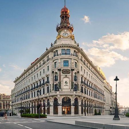 Four Seasons Hotel Madrid Exterior photo